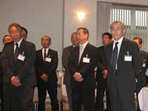 左から、吉濱代表理事（畜産生産者団体協議会）、松永社員（全日畜）、菱沼副会長（(社)中央畜産会）
